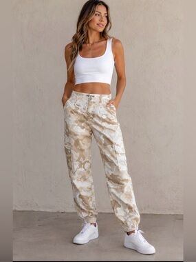 Sanctuary Beige & White Desert Camo Utility Pants
